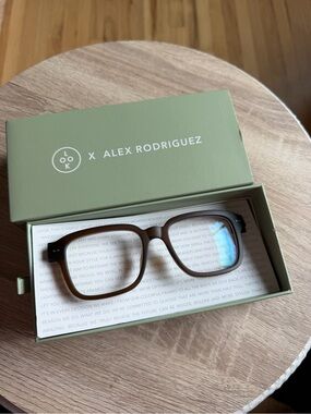 Men's Brown Rectangle Glasses